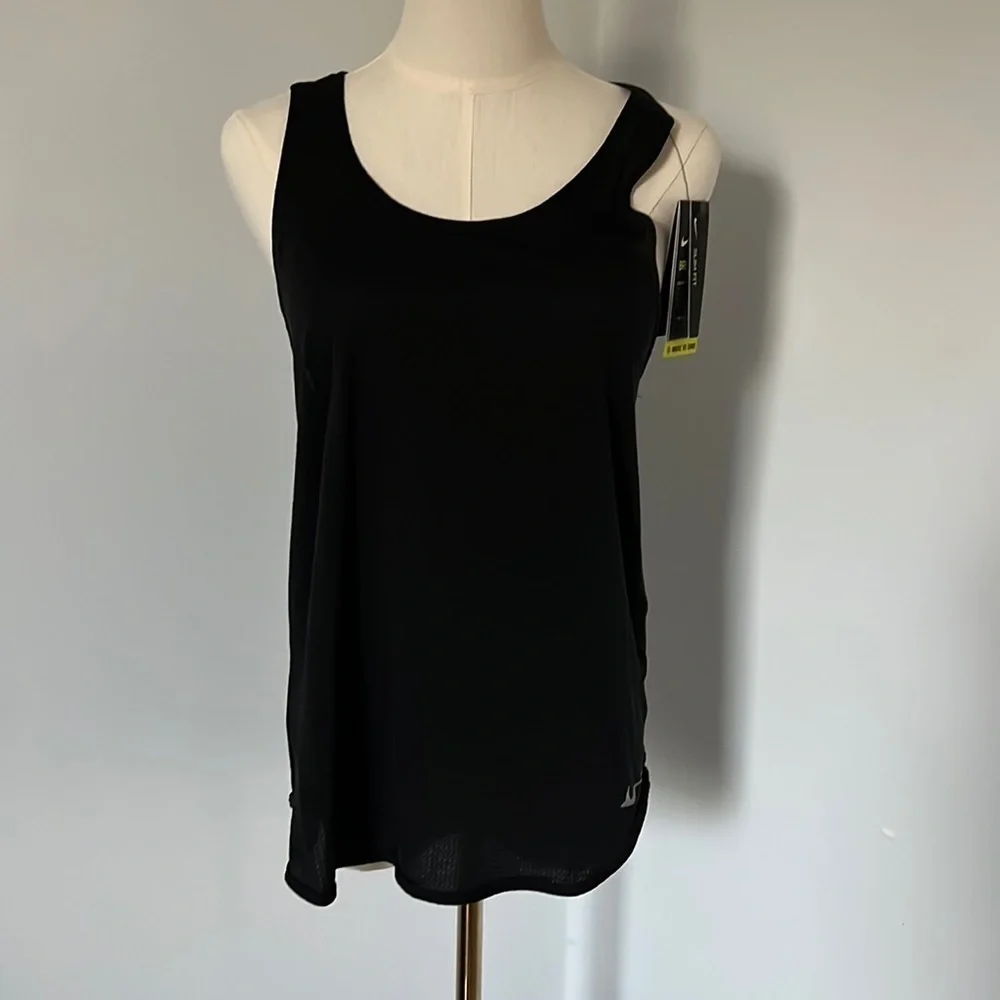 Nike slim fit Breathe top